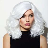 Witte lace front Diva / Drag pruik groot volume Reagan Snow