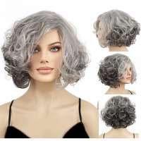 Mooie nonchalante pruik met krullen licht en donkergrijs mix