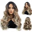 Nonchalante pruik schouderlang warrig haar model Juliane