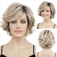 Moderne vlotte pruik kort model in blondmix in laagjes