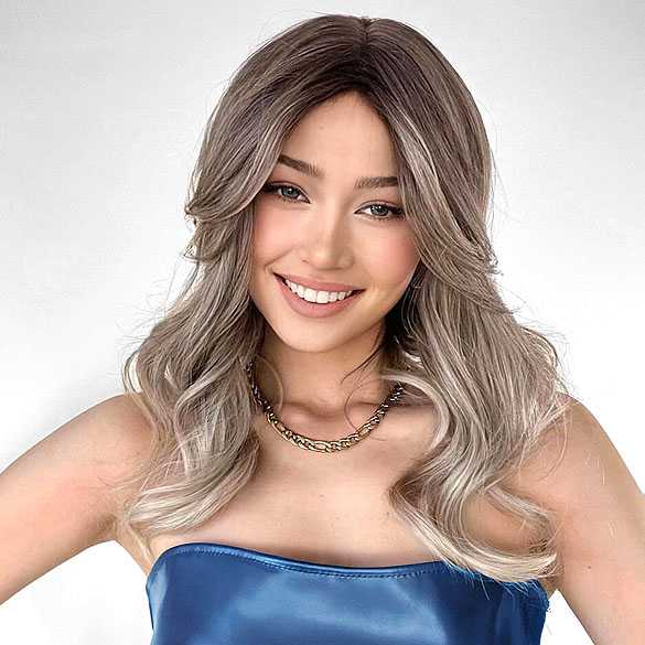 SALE Pruik schouderlang grijsblond haar in laagjes model 250
