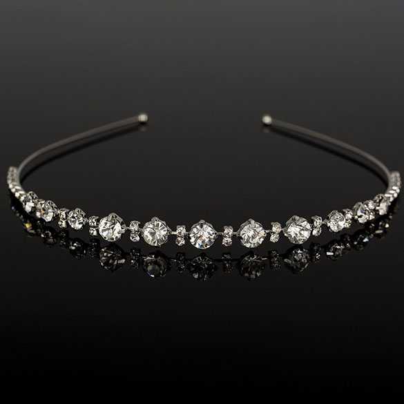 Feestelijke luxe zilverkleurige diadeem met glinstersteentjes