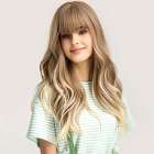Pruik lang haar met grove slag en lichtblonde punten model 226