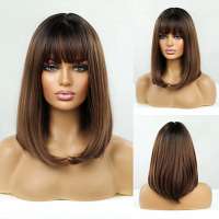 Pruik bob model in bruinmix met steil haar op schouderlengte