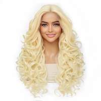 Luxe lace front pruik lang krullend haar lichtblond zonder pony